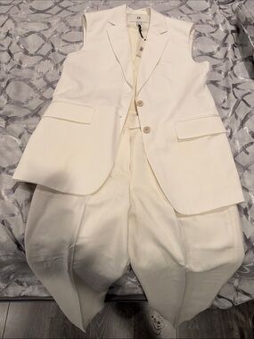 Banana Republic off white Sleeveless Blazer Vest and pants set